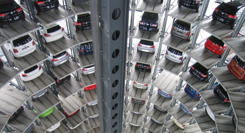 Garajes y coches eléctricos: una revolución en camino