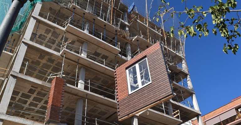 AEDAS Homes continúa modernizando la construcción con la integración de fachadas industrializadas en sus promociones