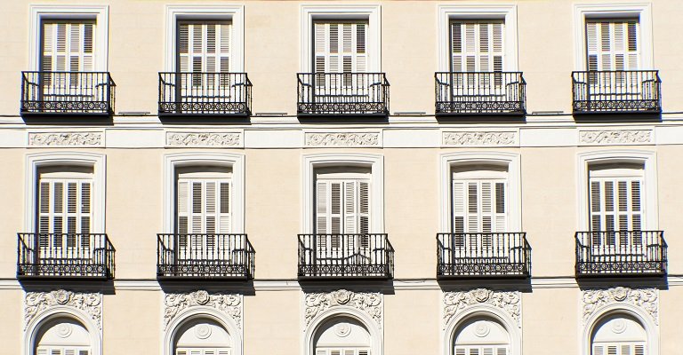 Madrid y Andalucía piden al Gobierno que convoque la Conferencia de Vivienda tras anunciar topes al alquiler