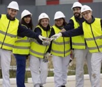 La patronal de la construcción impulsa medidas para subir la baja presencia del 9,6% de mujeres en el sector