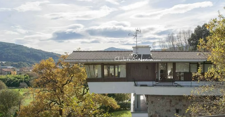 El chalet donde se rodó la aclamada película ‘Cinco Lobitos’, a la venta en Fotocasa por 650.000 euros