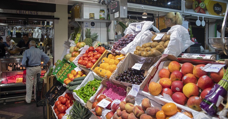 La inflación retoma los descensos en mayo: baja nueve décimas, al 3,2%, y la subyacente se modera al 6,1%