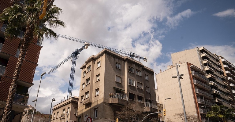 La compraventa de viviendas acelera su caída en abril