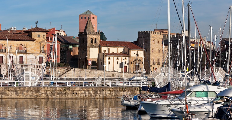 "Yo soy emoción" recupera el recuerdo del Gijón antiguo de la mano de los mayores de la ciudad