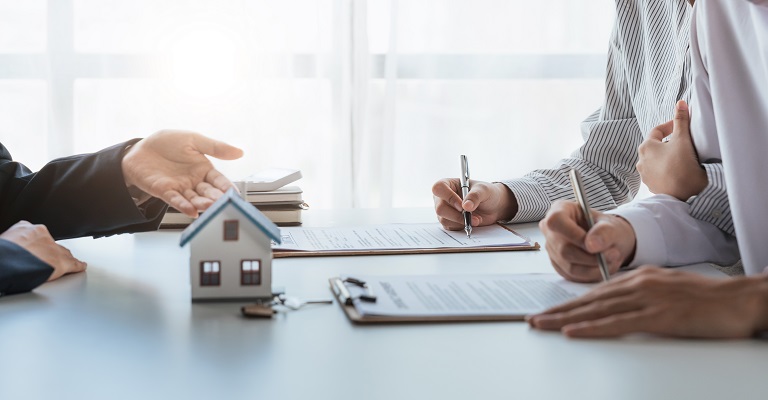 La firma de hipotecas sobre viviendas se desploma un 24 % en mayo