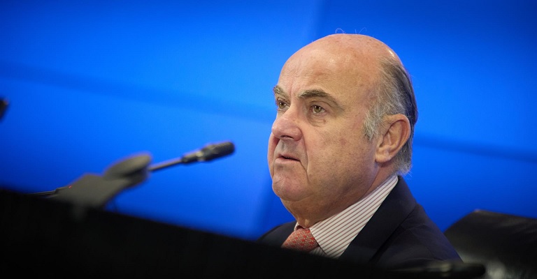 De Guindos (BCE) aboga por moderación salarial ante la inflación y cree que "lo peor" ya ha pasado