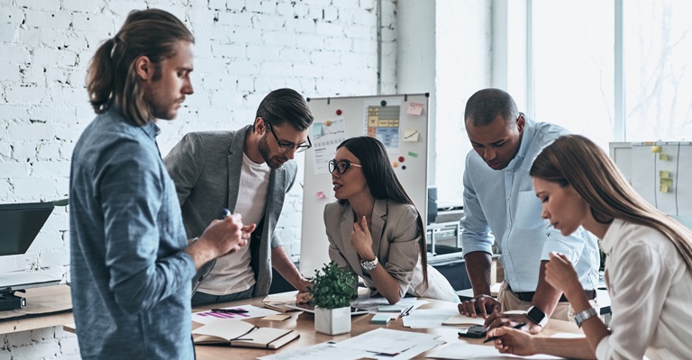 Diseña paso a paso una estrategia de mejora de experiencia de cliente en inmobiliaria