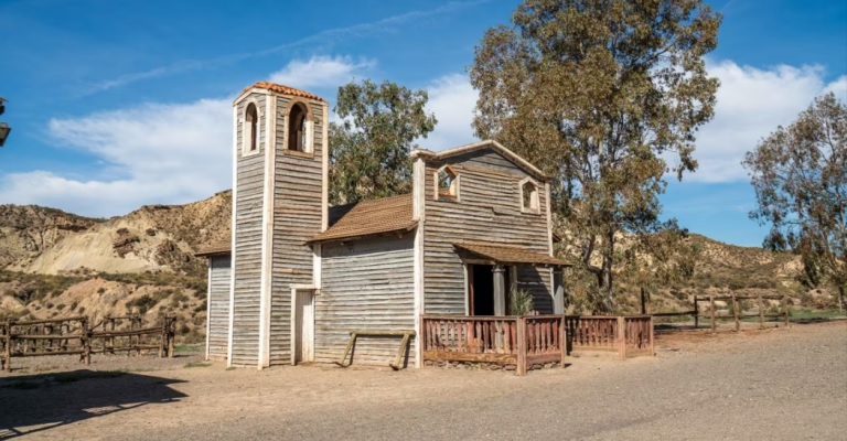 El cinematográfico poblado del oeste “Western Leone”, en Almería, a la venta en Fotocasa por 2,5 millones de €