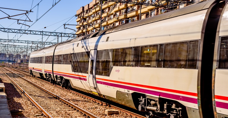 El precio del alquiler a menos de 30 minutos en tren de las principales ciudades españolas se abarata hasta un 64%