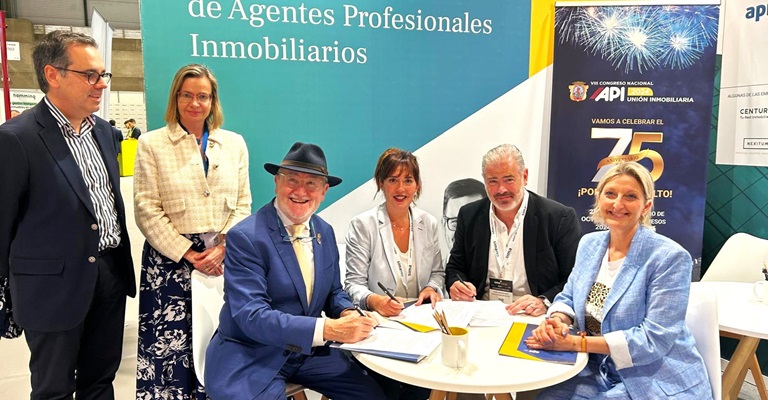 Los API y AEPSI firman un acuerdo de colaboración para una gestión mutua de servicios