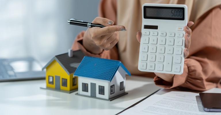 El precio de la vivienda sube un 7,4% interanual en abril en España