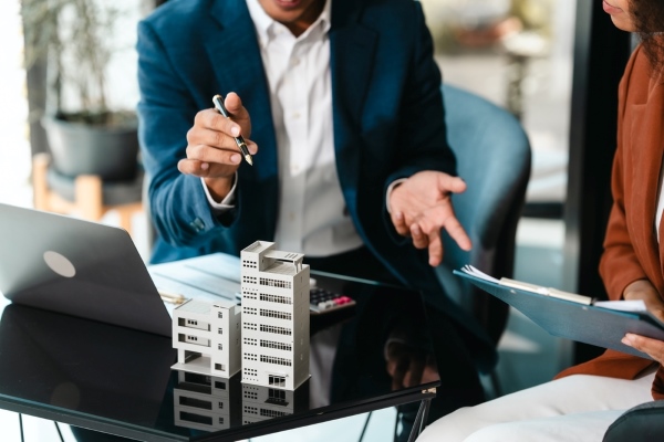 ¿Qué es una Sociedad de Inversión Inmobiliaria y cómo crearla?